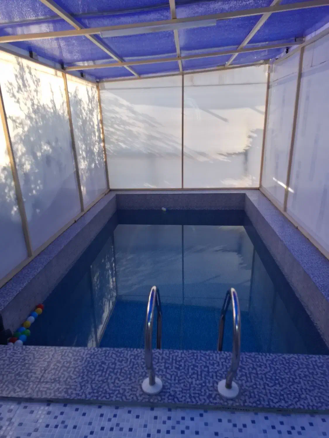 ویلا استخر دار سرپوشیده و آبگرم|اجارهٔ کوتاهمدت ویلا و باغ|ورامین, ورامین|دیوار