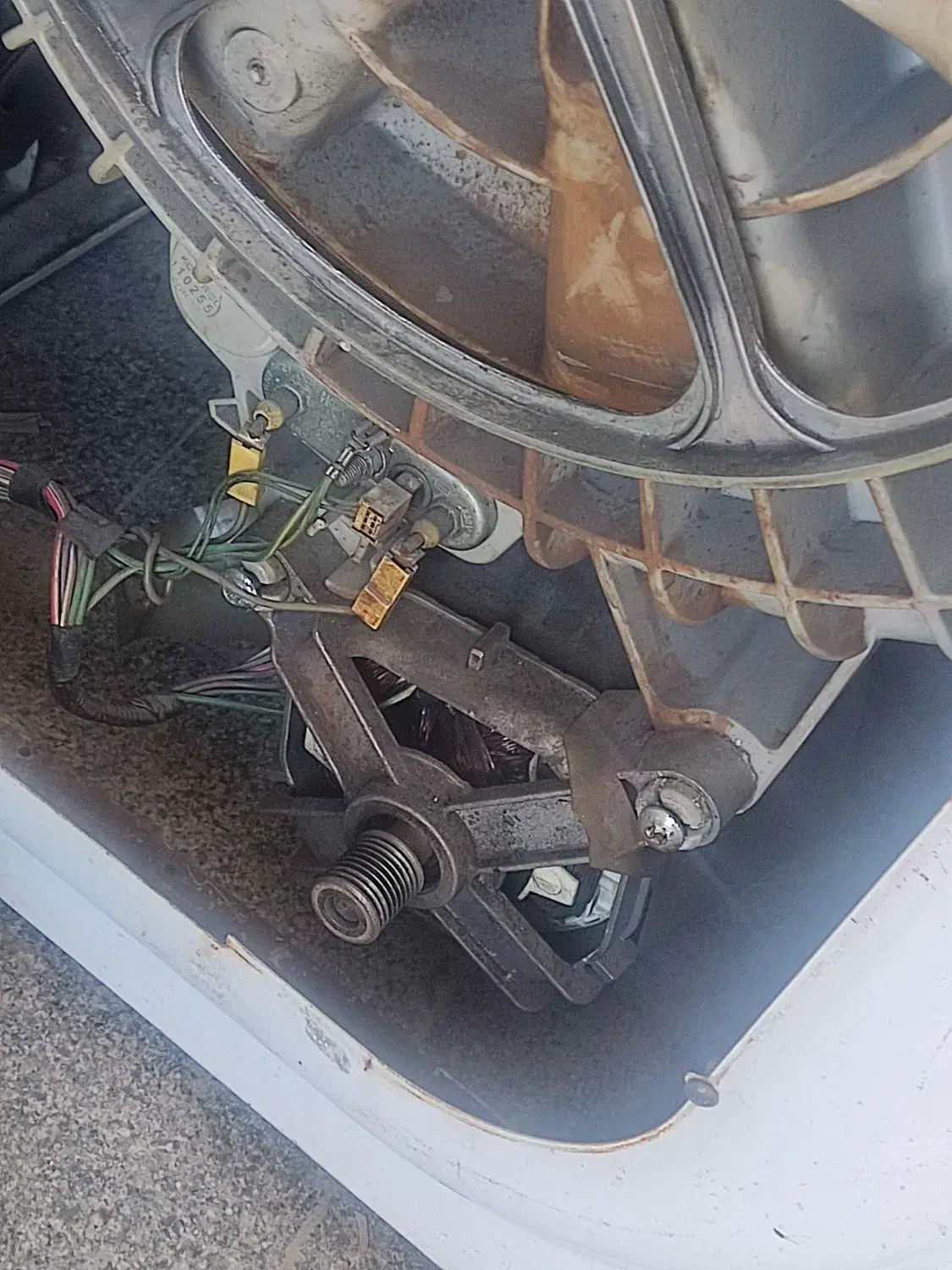 برد و موتور لباسشویی ارچلیک سالم مرتب|ماشین لباسشویی و خشک‌کن لباس|مشهد, شهید علی محمدی|دیوار