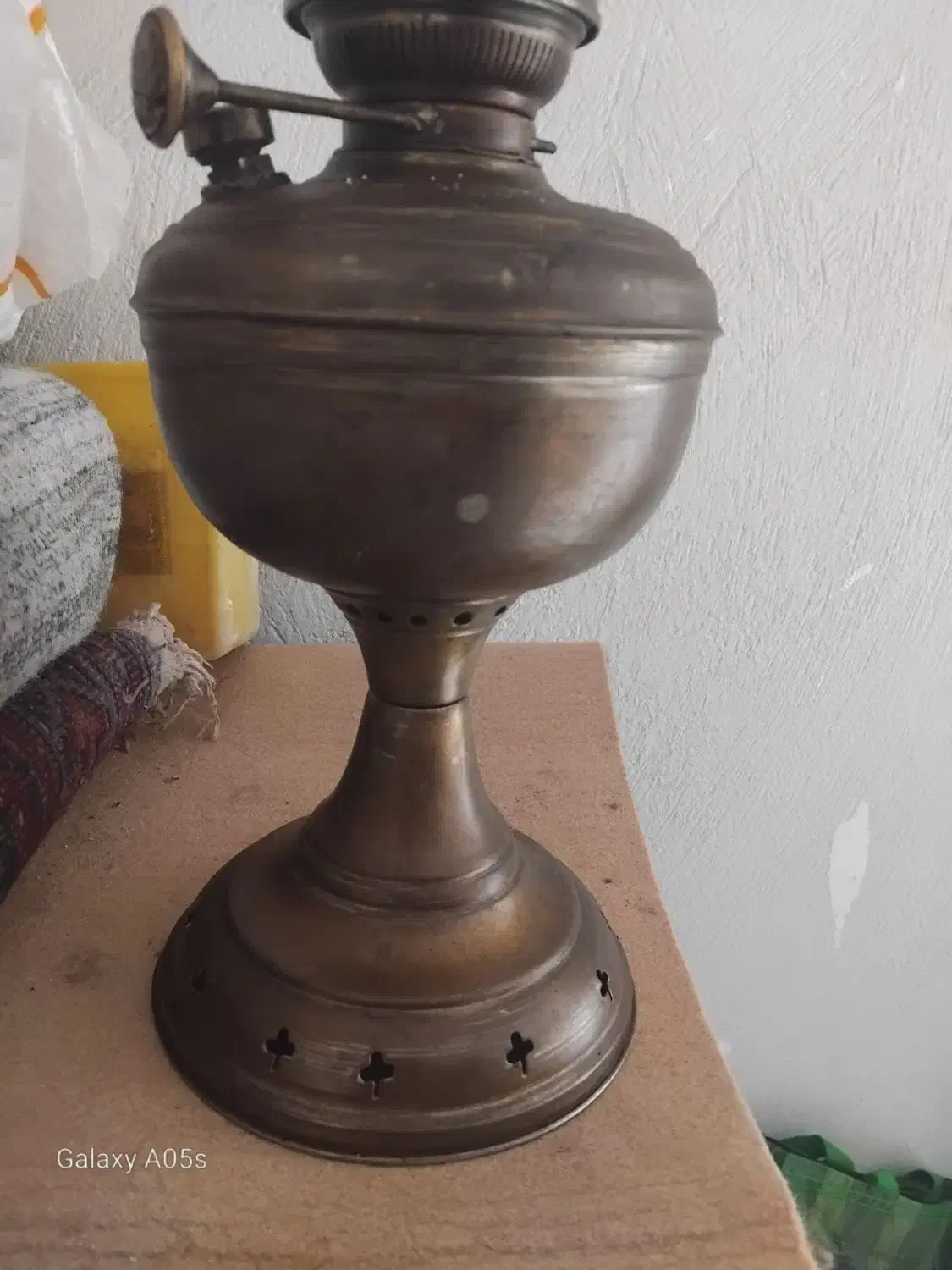 چراغ لمپا|کلکسیون اشیاء عتیقه|آزادشهر, |دیوار