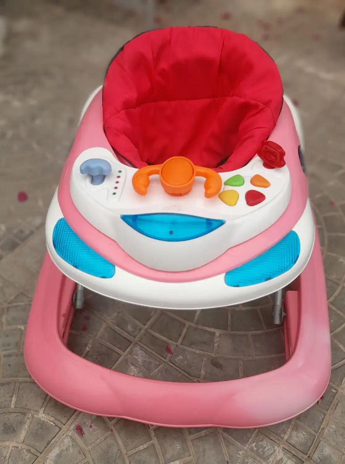 روروک در حد نو|اسباب و اثاث بچه|شیراز, ستارخان|دیوار