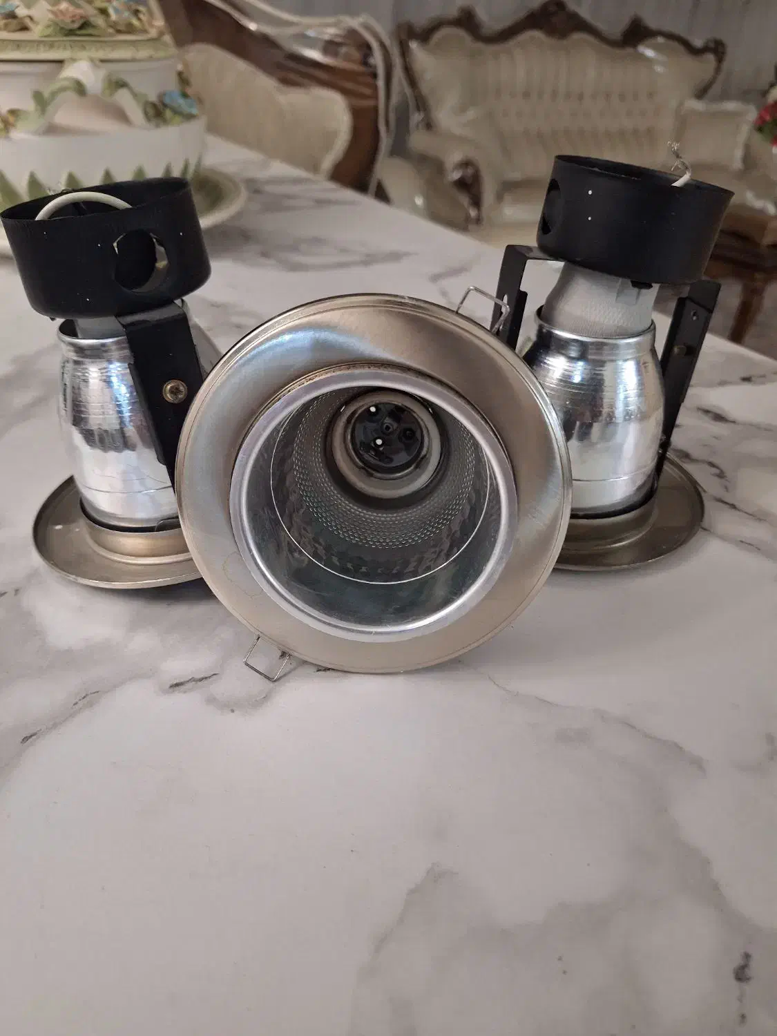 چراغ هالوژنی سقفی تعداد۱۵۰ عدد|لامپ و چراغ|تهران, پونک|دیوار