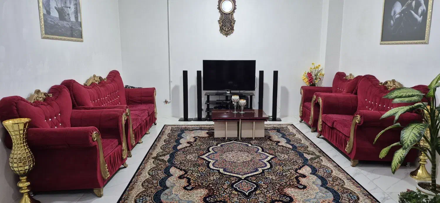 مبل راحتی۷نفره زرشکی|مبلمان خانگی و میز عسلی|مسجد سلیمان, |دیوار