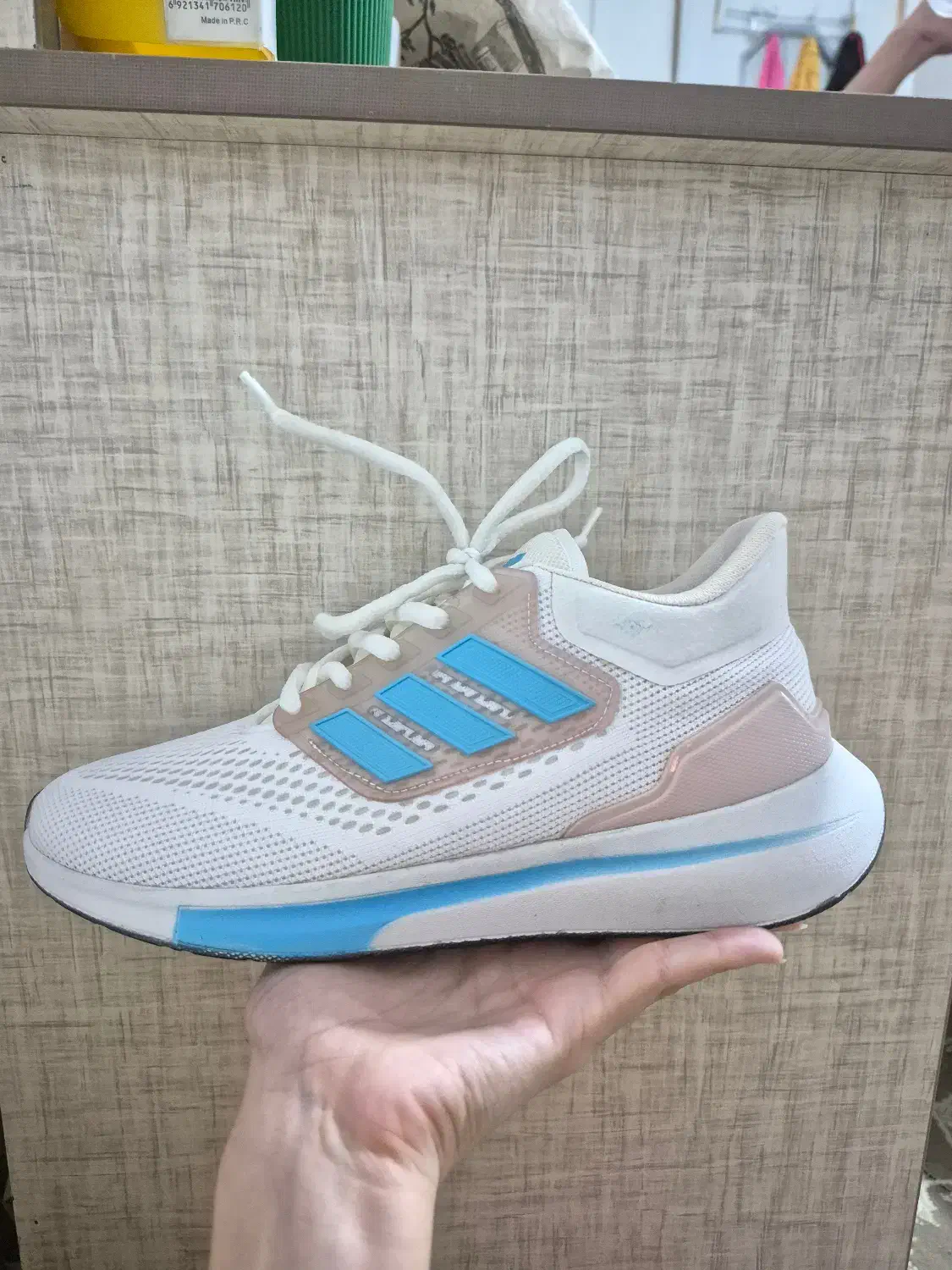 کتونی|کیف، کفش، کمربند|بروجرد, |دیوار