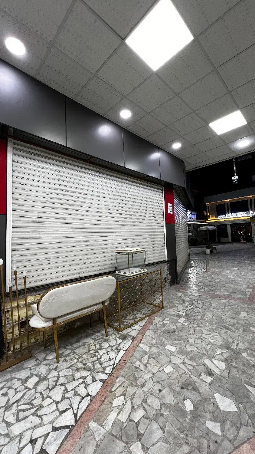 اجاره مغازه بزرگ خیابان شریعتی بازار ۲طبقه۱۴۰متری|اجارهٔ مغازه و غرفه|رشت, بازار|دیوار