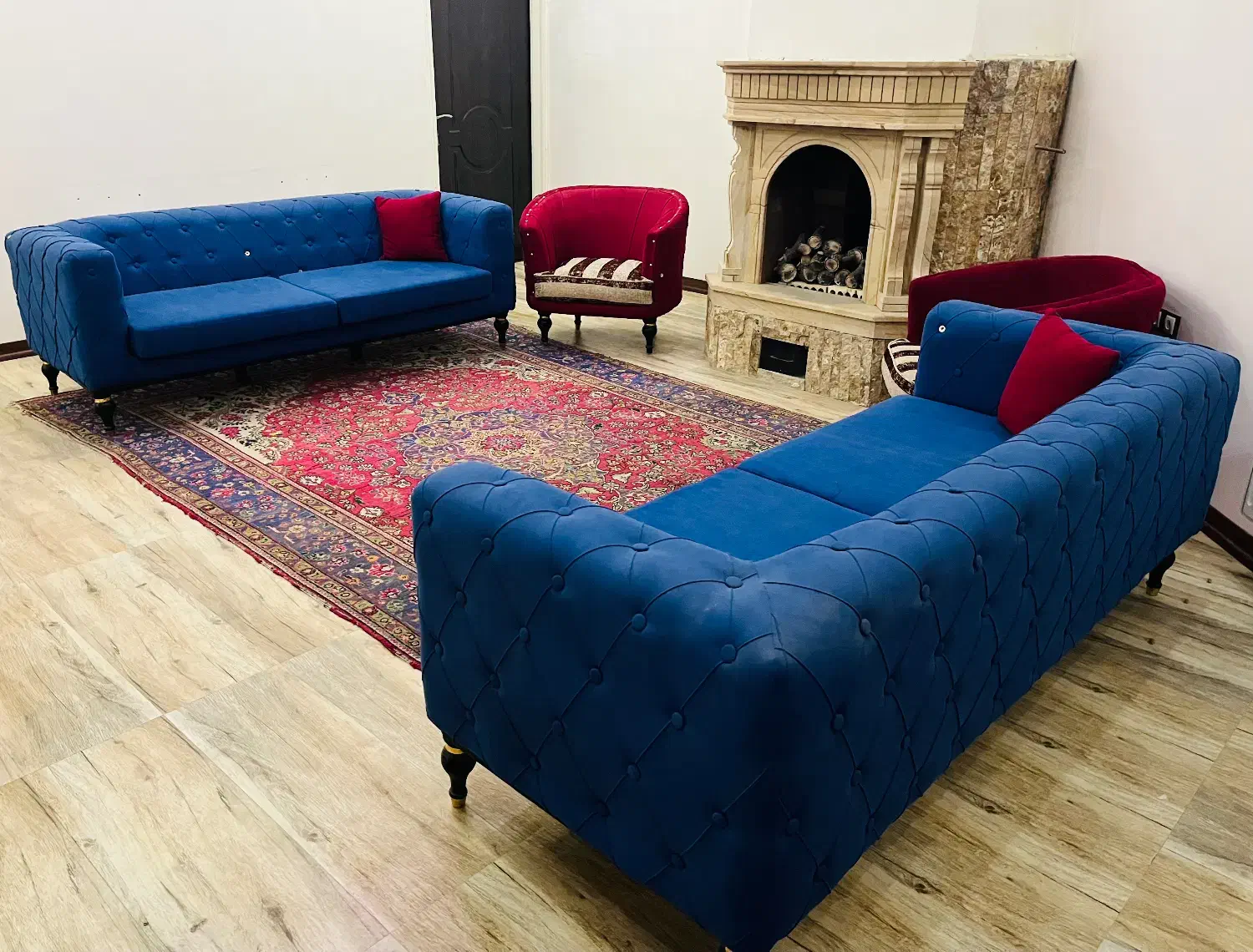 چستر مدرن|مبلمان خانگی و میز عسلی|چهارباغ, |دیوار