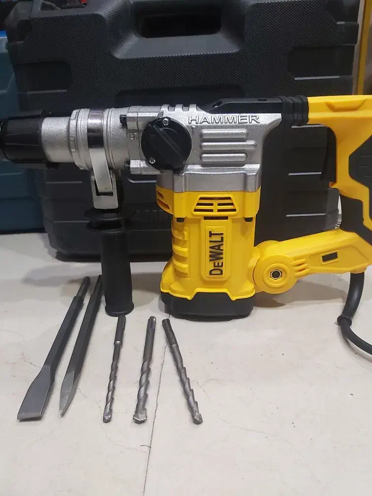 هیلتی دو کاره ۷ کیلویی دیوالت دریل هیلتی و بتن کن|مصالح و تجهیزات ساختمان|قدس, شهرقدس|دیوار