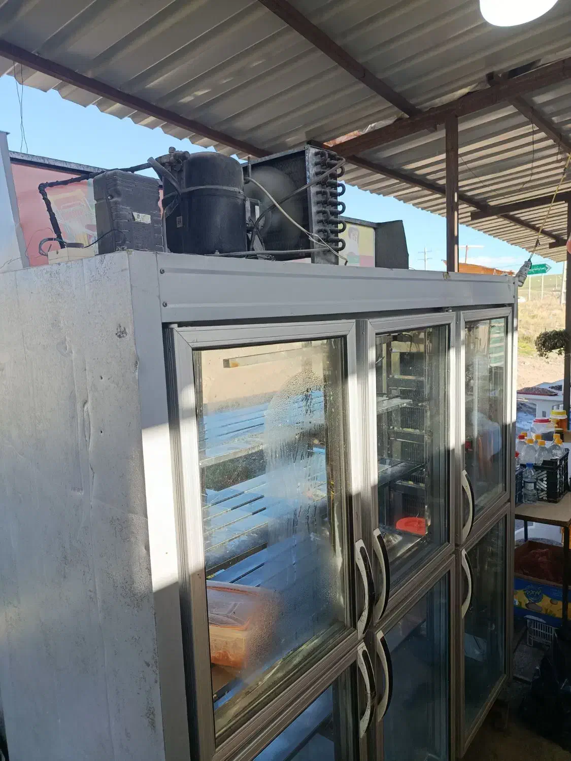 یخچال ویترینی خیلی تمیز موتور بزرگ تضمینی|کافیشاپ و رستوران|اهر, |دیوار