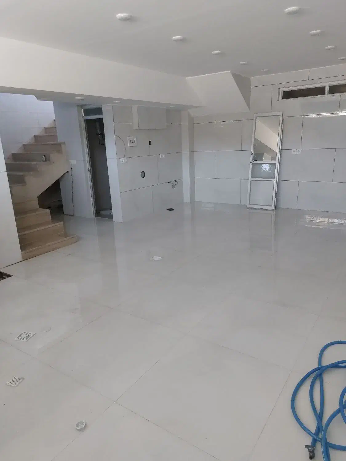 اجاره زیرزمین ۶۰متر لب بلوارچمران روبروی پیست|اجارهٔ دفتر کار، اتاق اداری، مطب|سیرجان, |دیوار