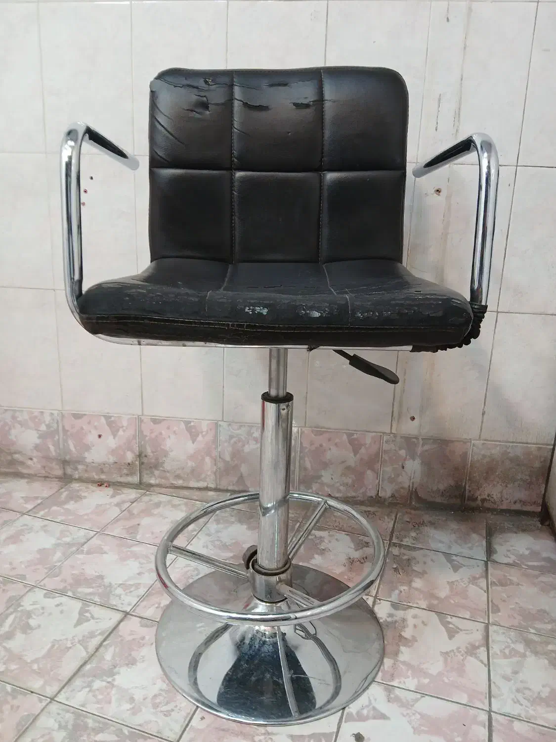 صندلی جک دار|صندلی و نیمکت|شیراز, شاهچراغ|دیوار