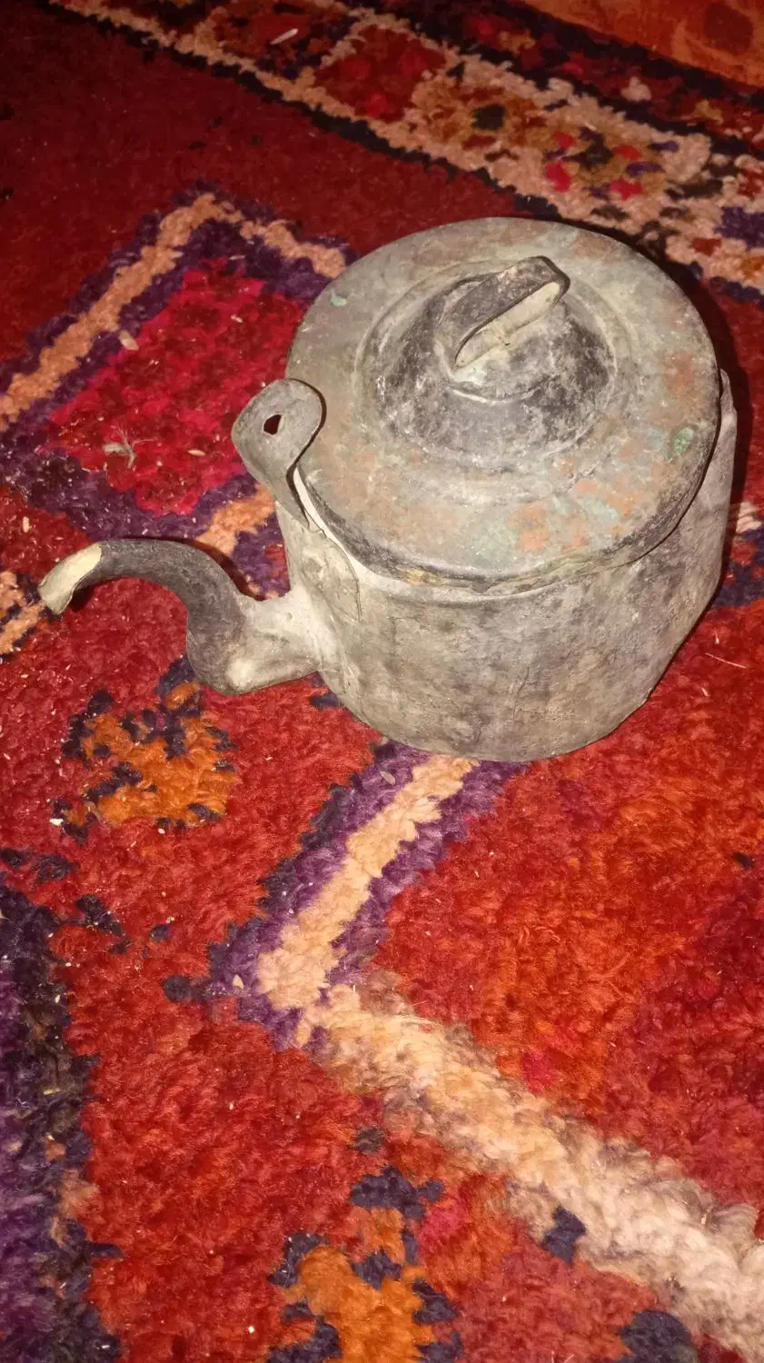 آفتابه و کتری مسی|قوری، کتری، قهوه‌ساز دستی|شوشتر, |دیوار