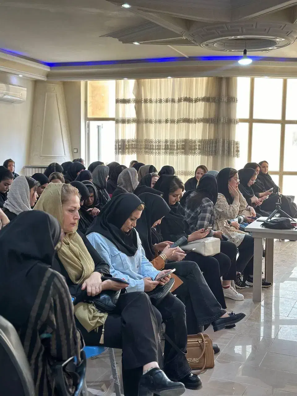 کاردرخانه باگوشی برای خانوم های خانه داروشاغل|استخدام بازاریابی و فروش|تهران, جردن|دیوار