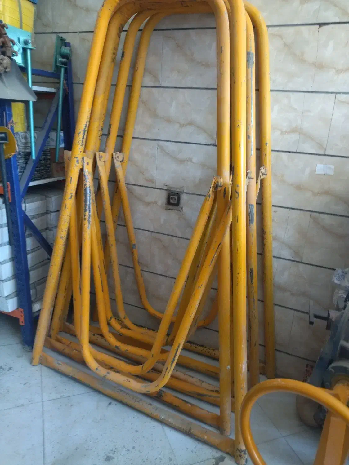 اجاره بالابر ، هیلتی،تخته بنایی و بشکه و فرغون|مصالح و تجهیزات ساختمان|کرج, شهرک جهان‌نما|دیوار