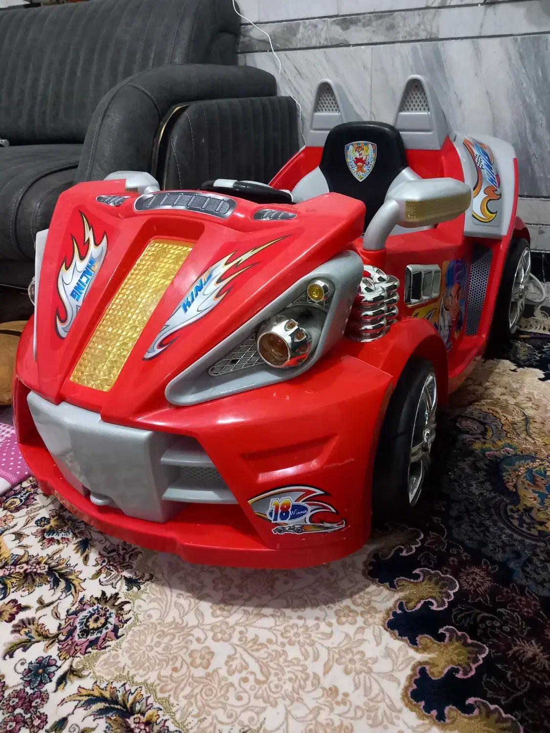 ماشین شارژی دو موتوره سالم باتری نو|اسباببازی بچه|خواف, |دیوار