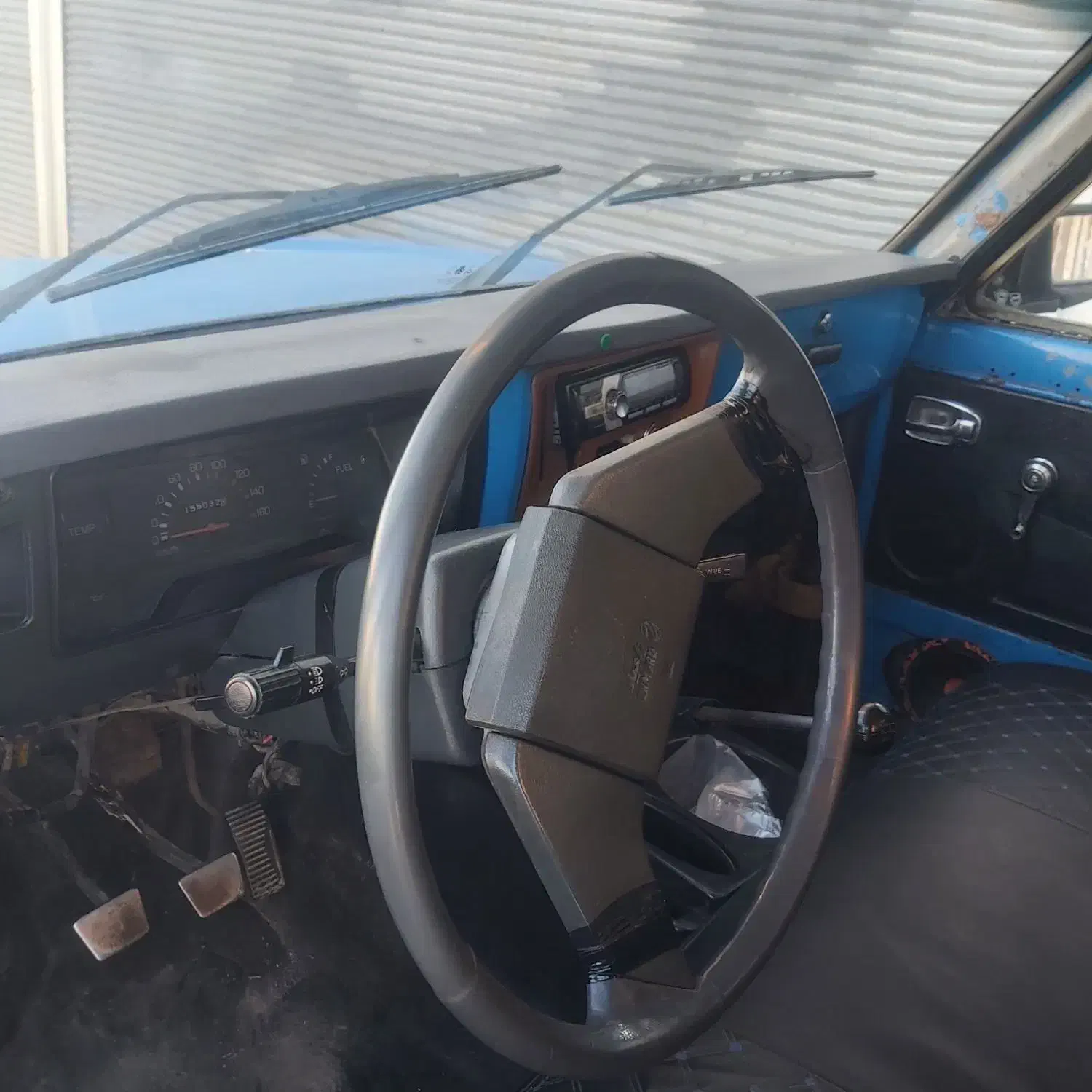 نیسان باری|خودرو سواری و وانت|میانه, |دیوار