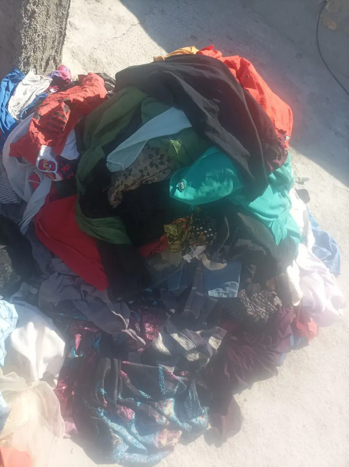 لباس وپوشاک وکفش|لباس|هامون, |دیوار