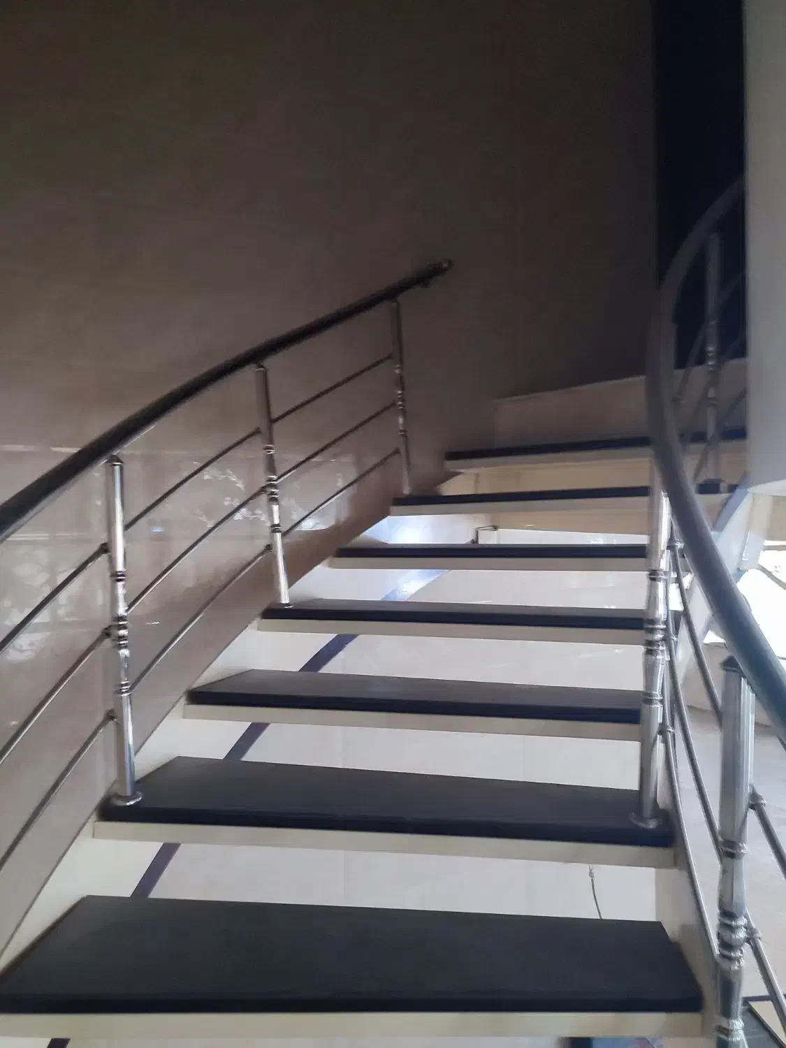 فروش پله پیچ فلزی با نرده استیل و کفی  mdf|مصالح و تجهیزات ساختمان|دورود, |دیوار