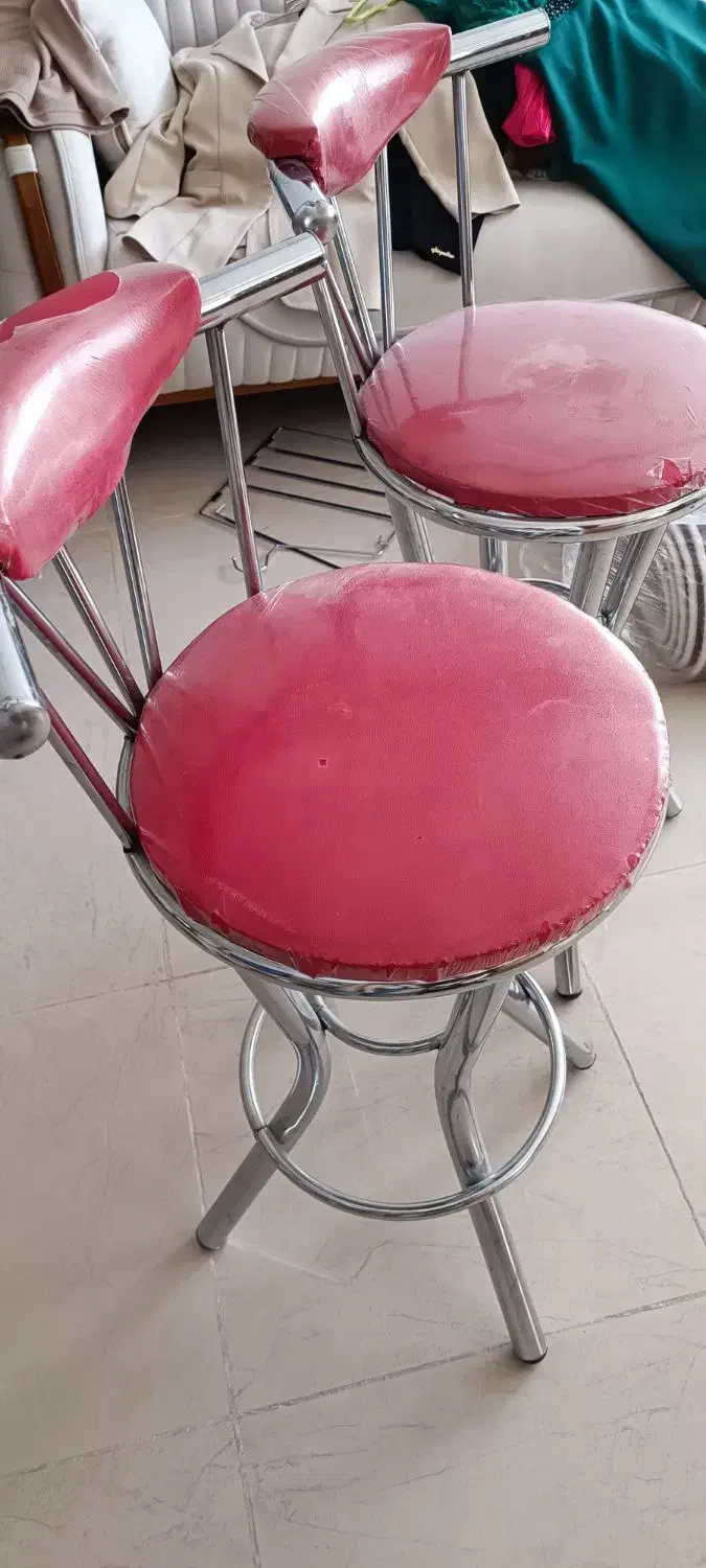 صندلی آهنی پایه بلند کاملا نو|صندلی و نیمکت|ارومیه, |دیوار