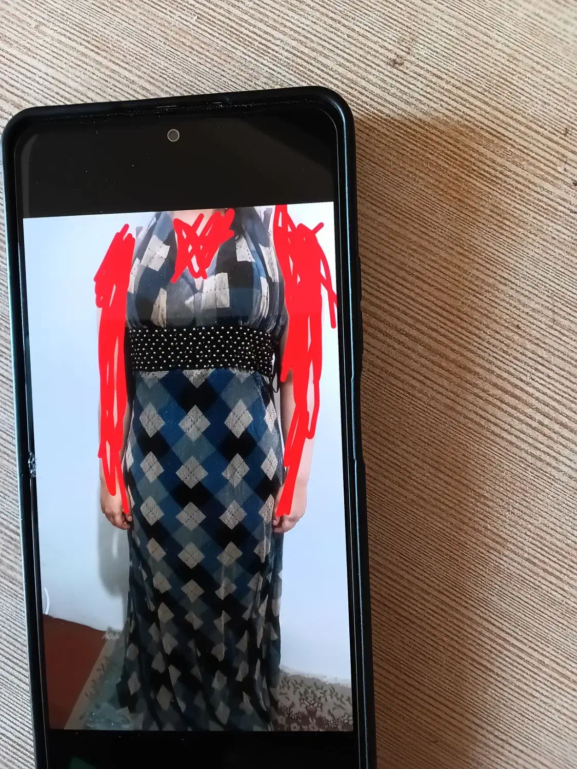 لباس مجلسی|لباس|رودهن, |دیوار