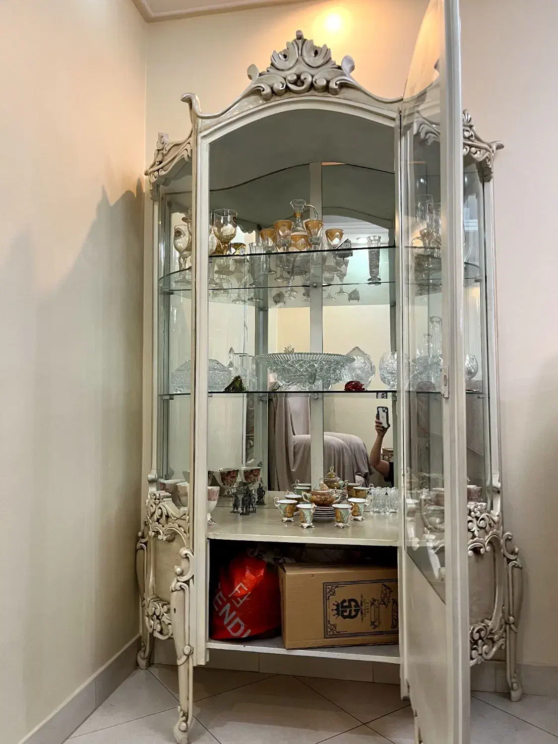 بوفه پایه دارشیک|بوفه، ویترین، کنسول|تهران, پرستار|دیوار