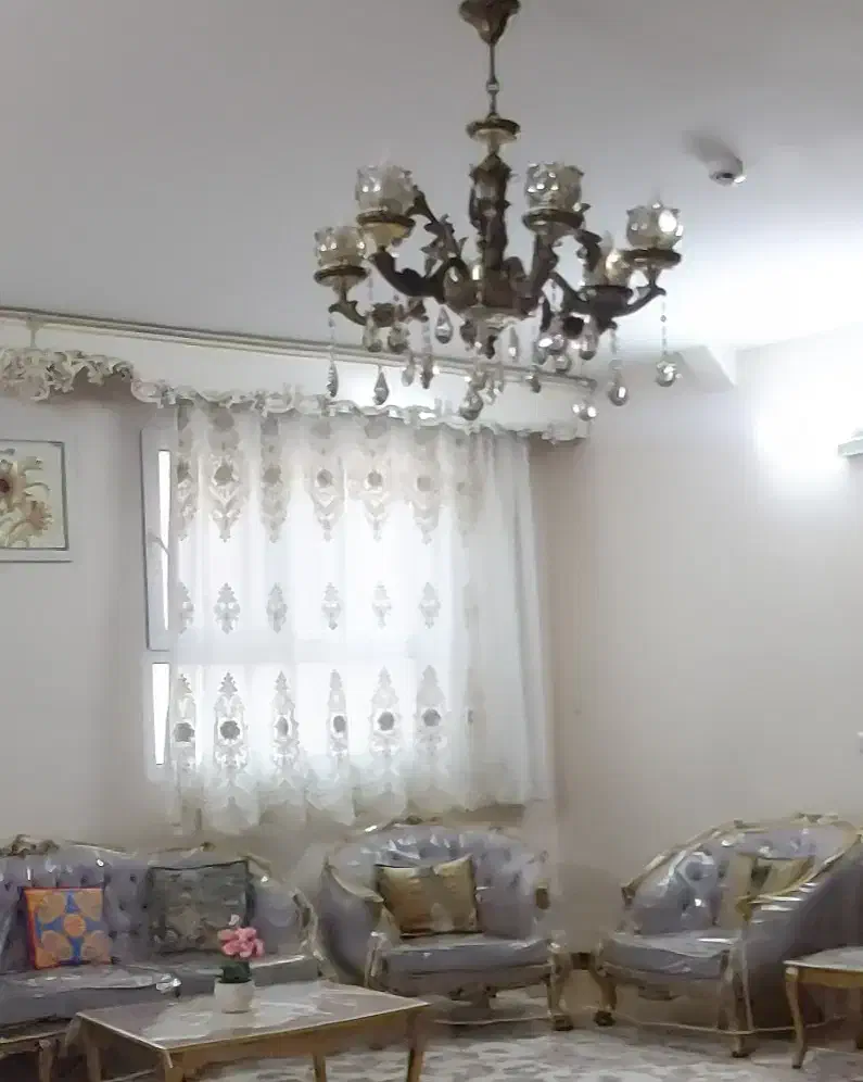 لوستر ۶ شاخه تمام برنجی|لوستر و چراغ آویز|قم, حمام تالار|دیوار