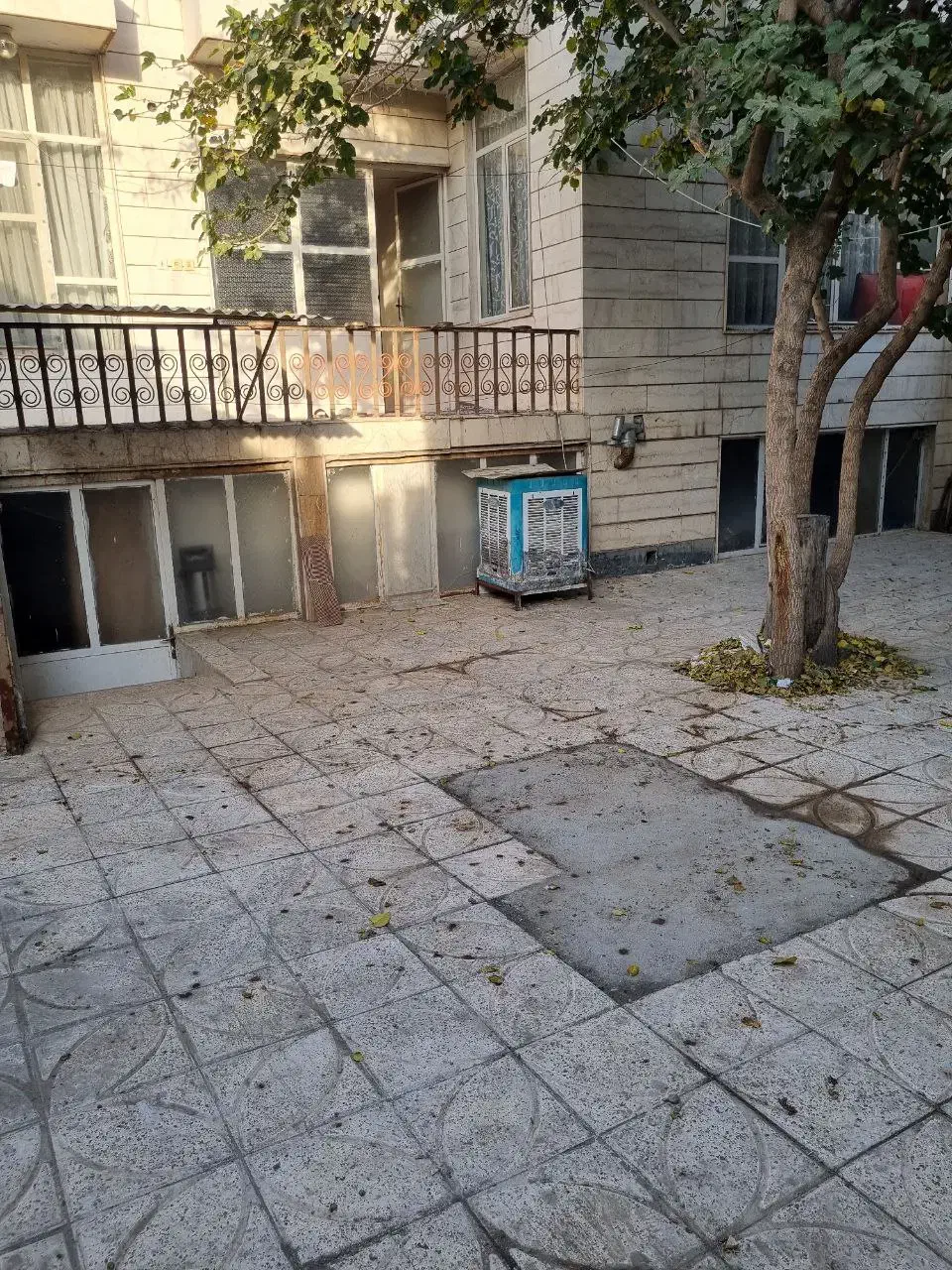 ویلایی ۲۳۰ متری ، ۳۰ متر تجاری ،حاشیه خیابان اصلی|فروش خانه و ویلا|مشهد, کوی المهدی|دیوار