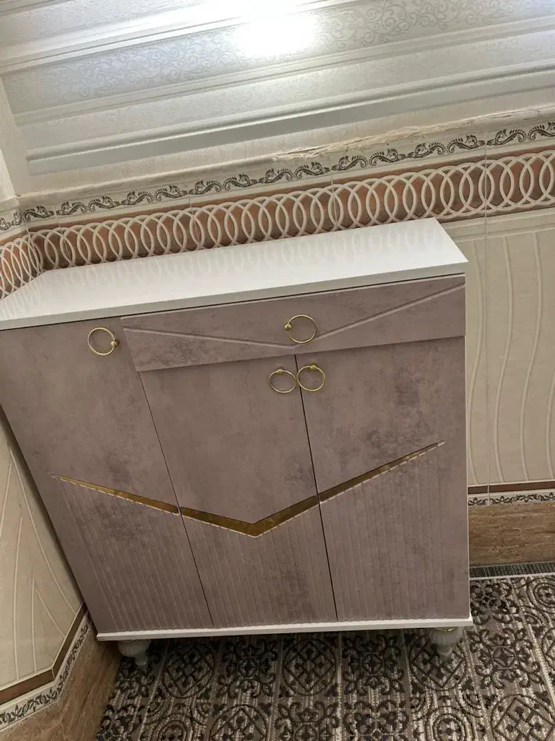 جاکفشی و میز اینه ست کاملا نو|جاکفشی، کمد، دراور|قم, شهرک سازمان آب|دیوار