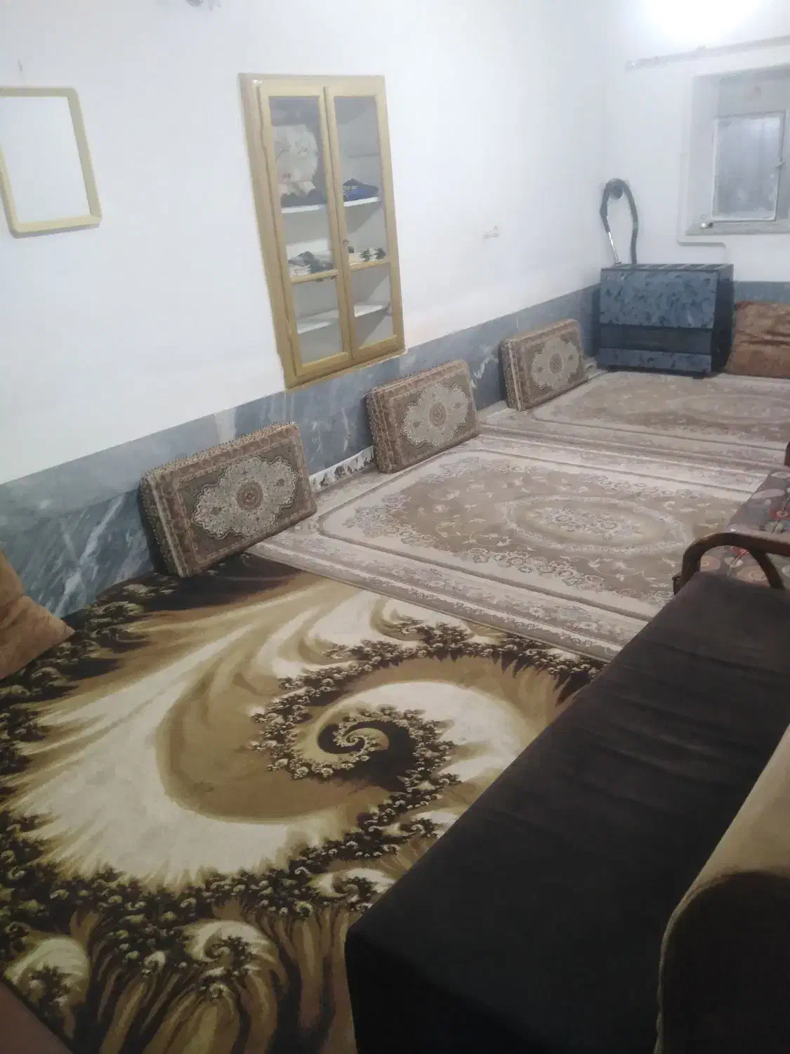 سویت بیمارستان بعثت میدا ن آزادی یا اقبال|اجارهٔ کوتاه‌مدت آپارتمان و سوئیت|سنندج, |دیوار