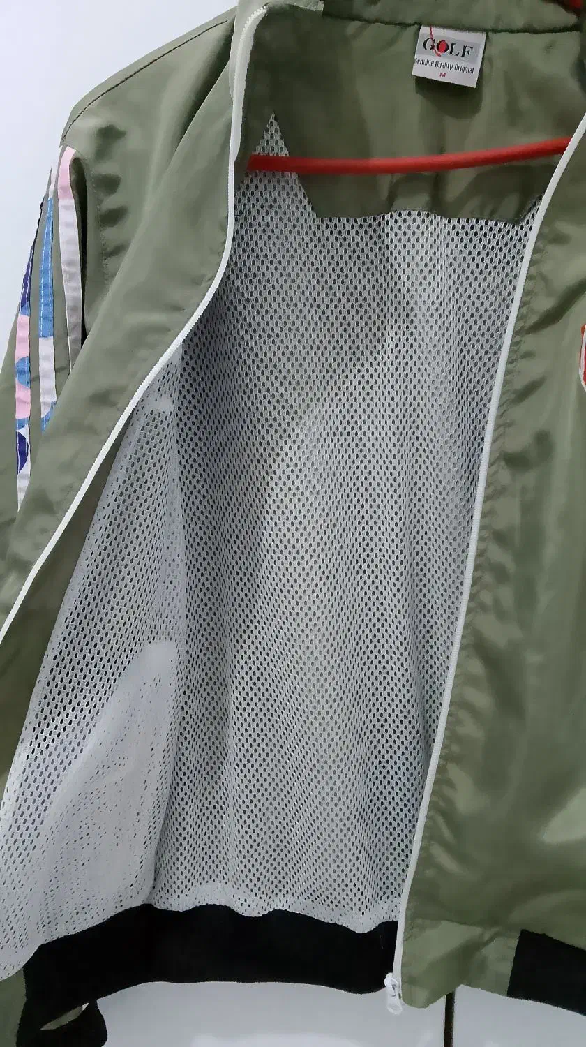 بادگیر آدیداس|لباس|سبزوار, باهنر|دیوار