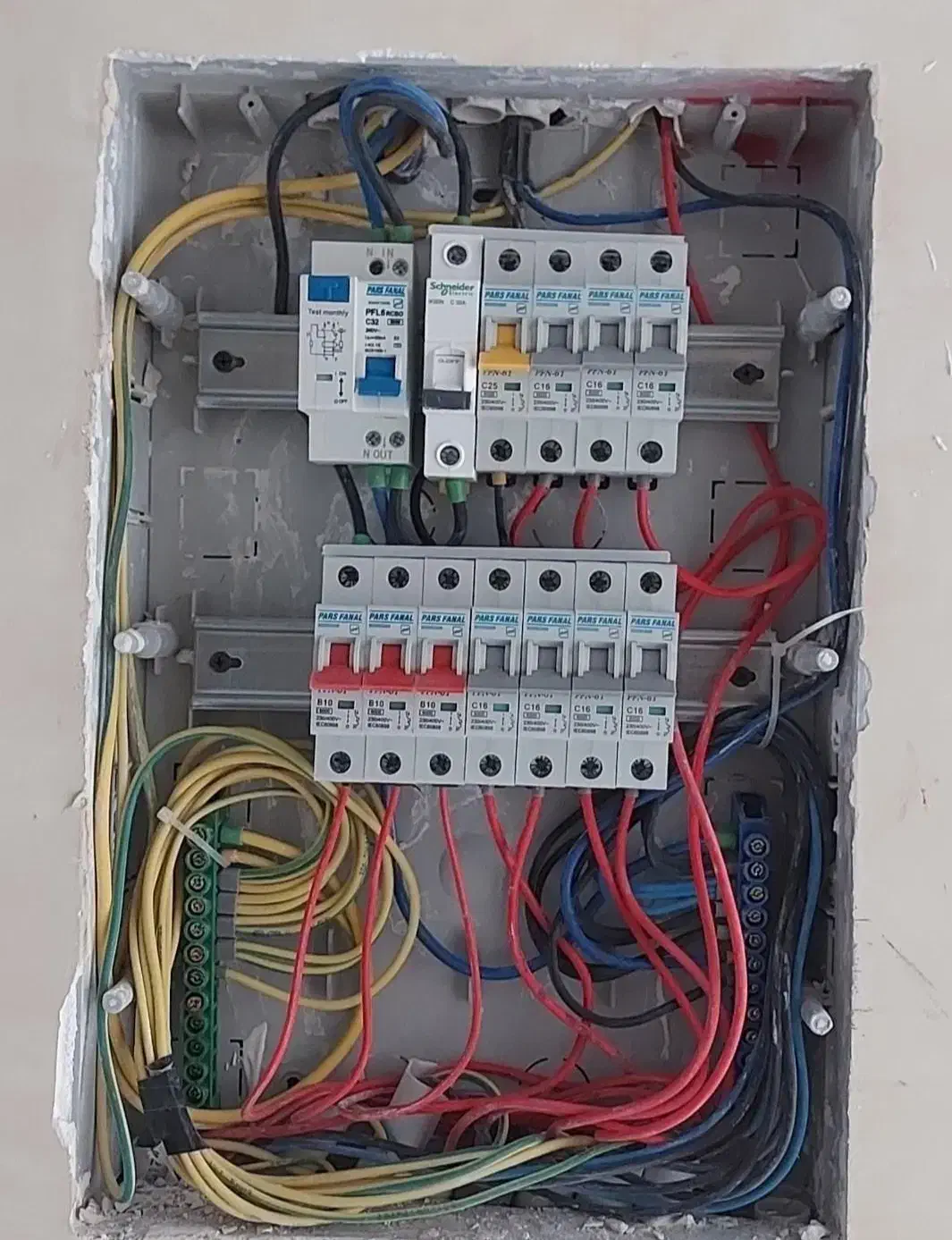 برقکاری ساختمان و نصب دوربین|خدمات پیشه و مهارت|کبودرآهنگ, |دیوار