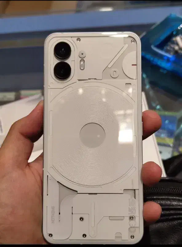 ناتینگ فون 2|موبایل|رباط‌کریم, رباط‌کریم|دیوار