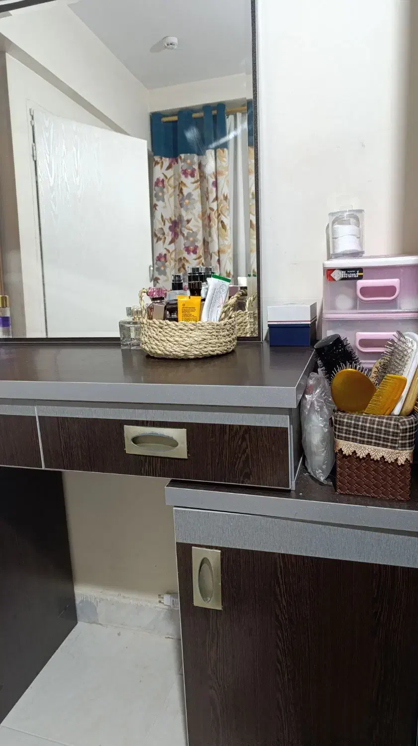 میز آرایش تمام ام دی اف سالم و تمیز|جاکفشی، کمد، دراور|تهران, تهرانسر شمالی|دیوار