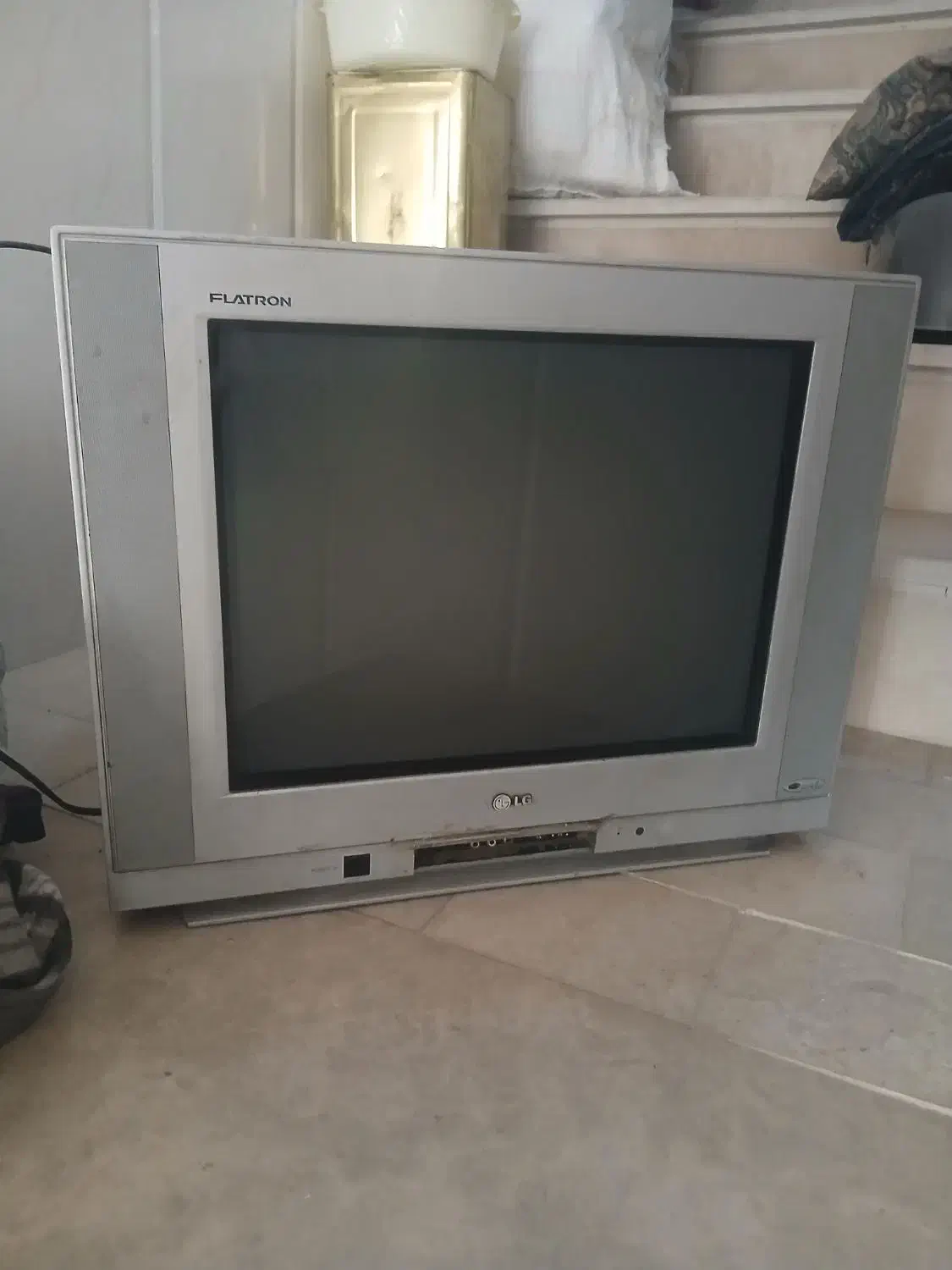 تلوزیون ال جی رنگی|تلویزیون و پروژکتور|بروجرد, |دیوار