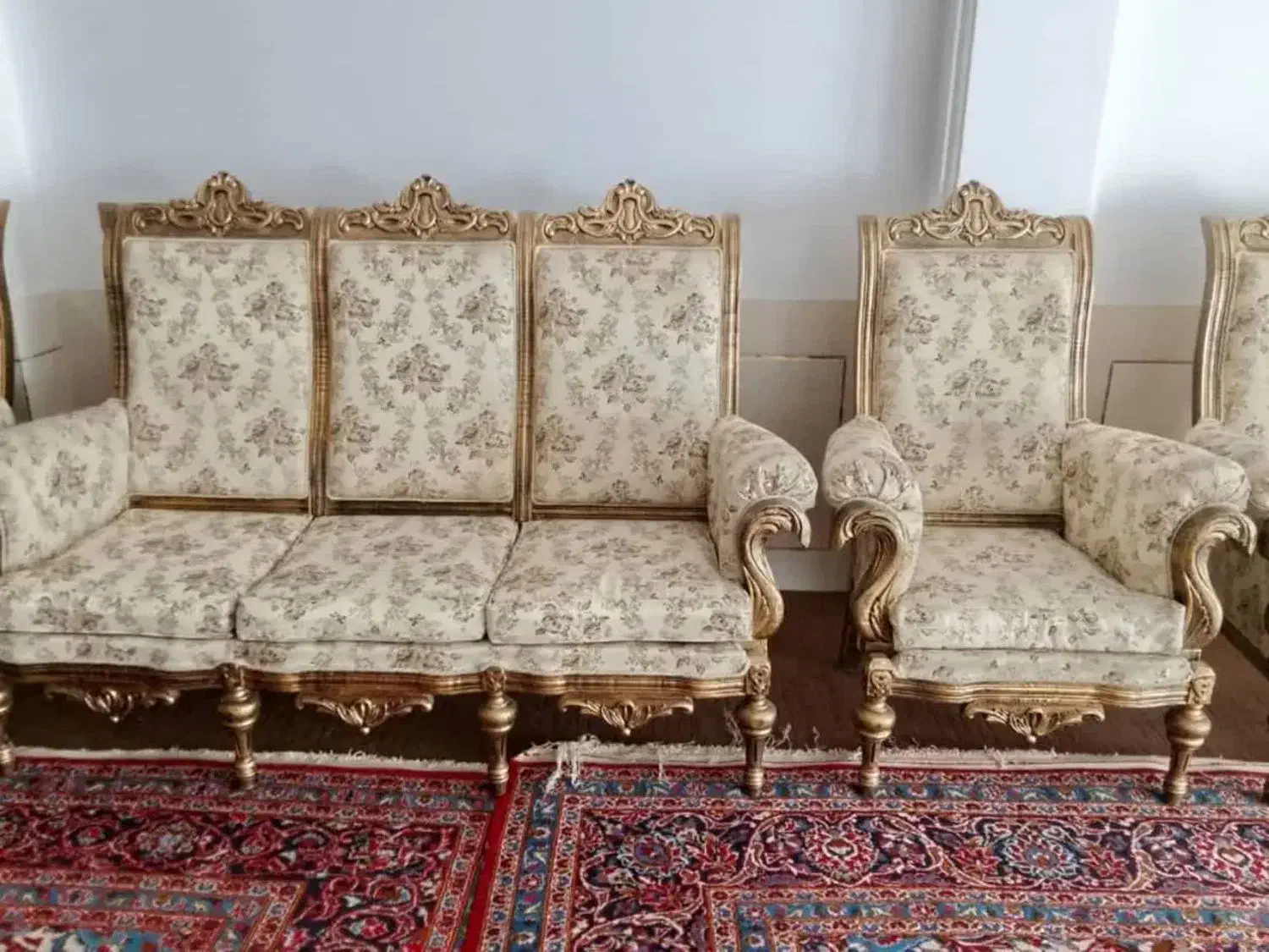 مبل سلطنتی 13 نفره|مبلمان خانگی و میز عسلی|شهرضا, |دیوار