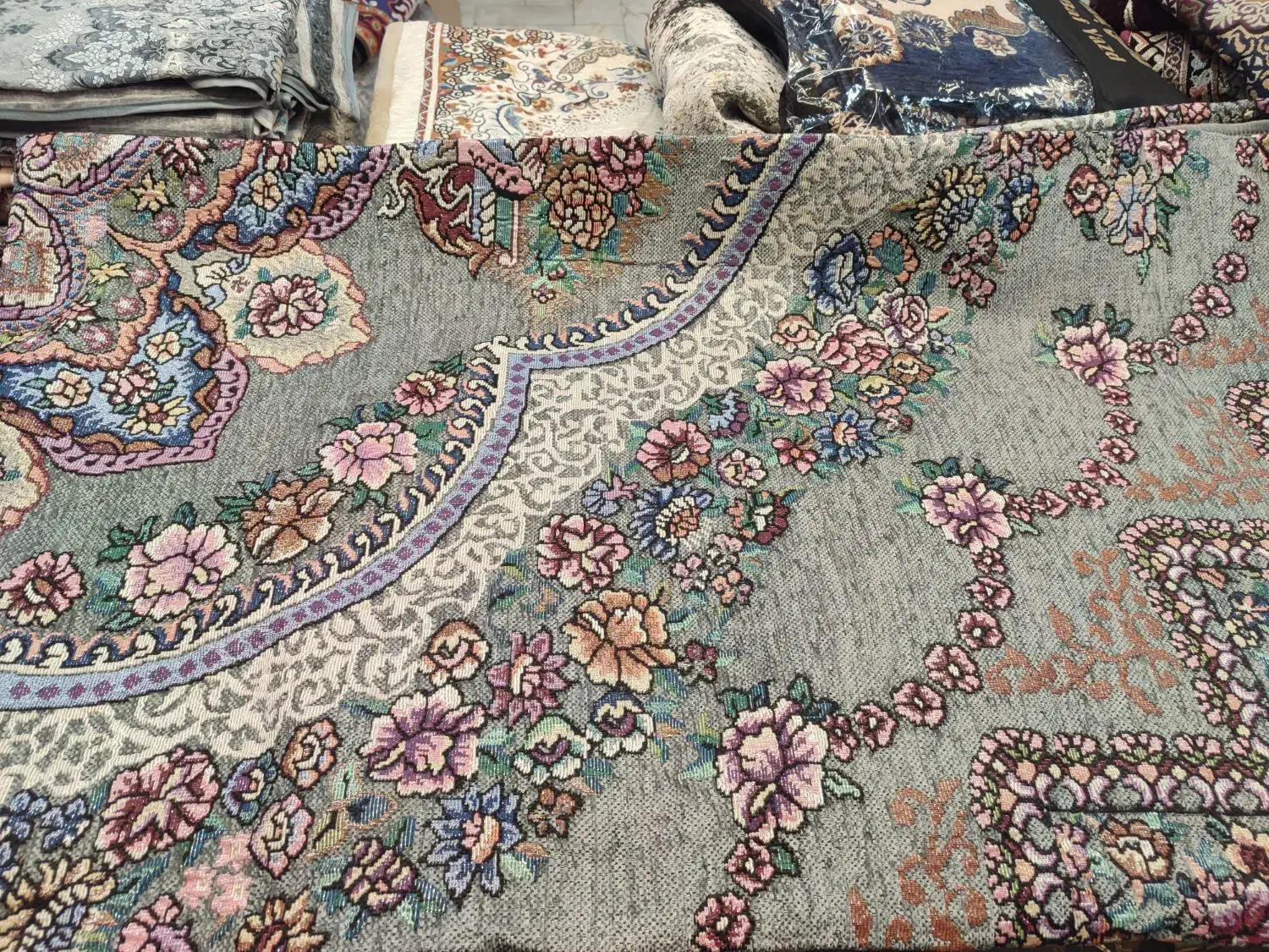 انواع زیر سفره و روفرشی|روفرشی|اصفهان, شهشهان|دیوار