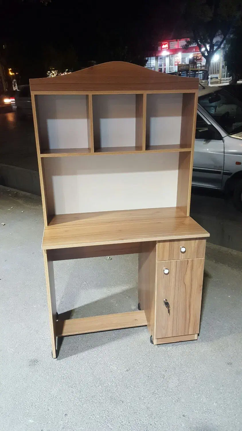 میز تحریر تاج دار|مبلمان اداری|اراک, |دیوار