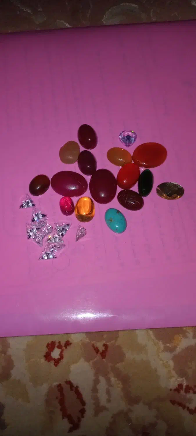 سنگهای تراش خورده با ارزش|جواهرات|رشت, یخسازی|دیوار