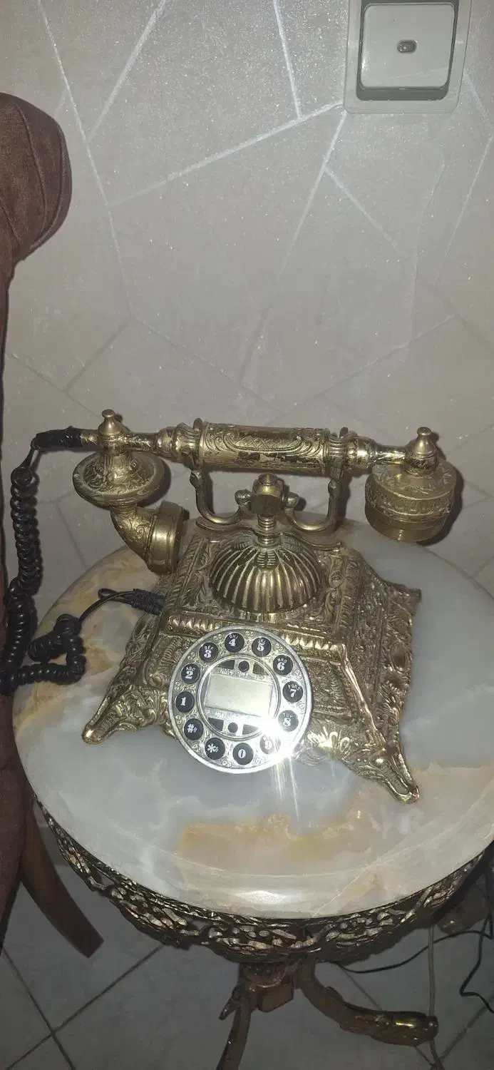 گوشی تلفن و میز تلفن برنجی|تلفن رومیزی|کرج, گلشهر|دیوار