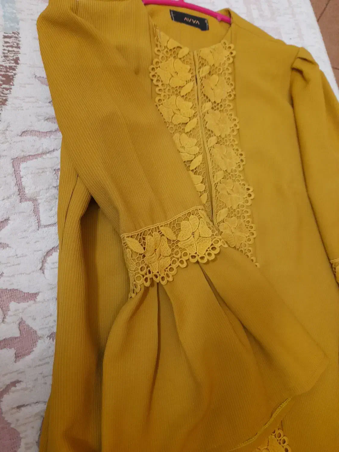 مانتو|لباس|اصفهان, بهارستان|دیوار