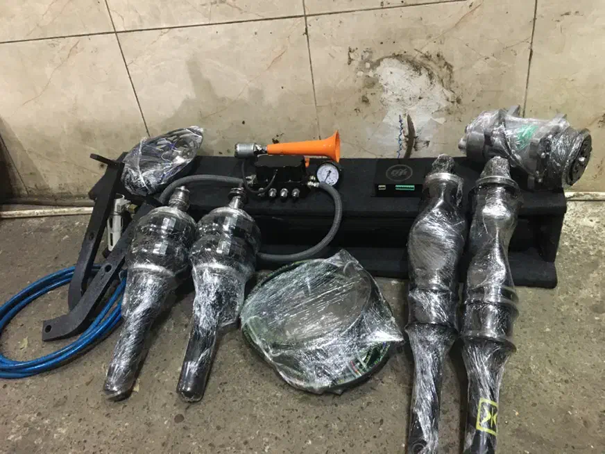 پنوماتیک سر موتور|قطعات یدکی و لوازم جانبی|لاهیجان, گلستان|دیوار