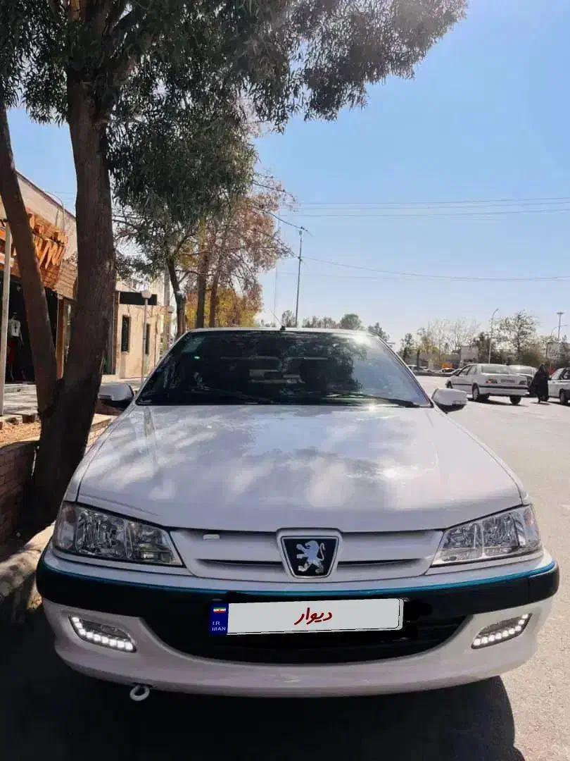 ماشین،پژو پارس سفید XU7P|خودرو سواری و وانت|کرمان, |دیوار