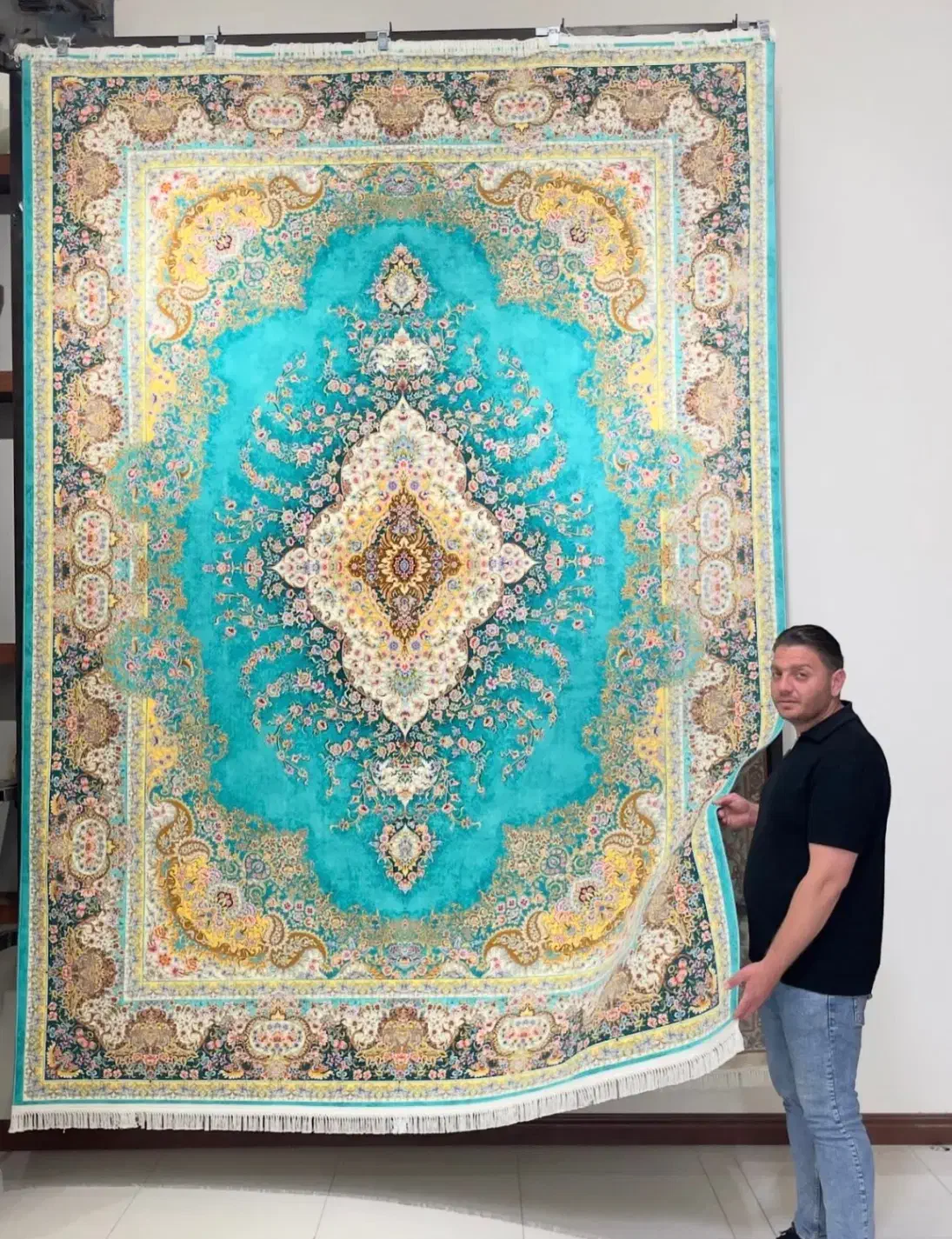 فرش نفیس ریز بافت و تراکم بالا/۷۰۰شانه اصلی کد ۱۲۳|فرش|شیراز, عادل آباد|دیوار