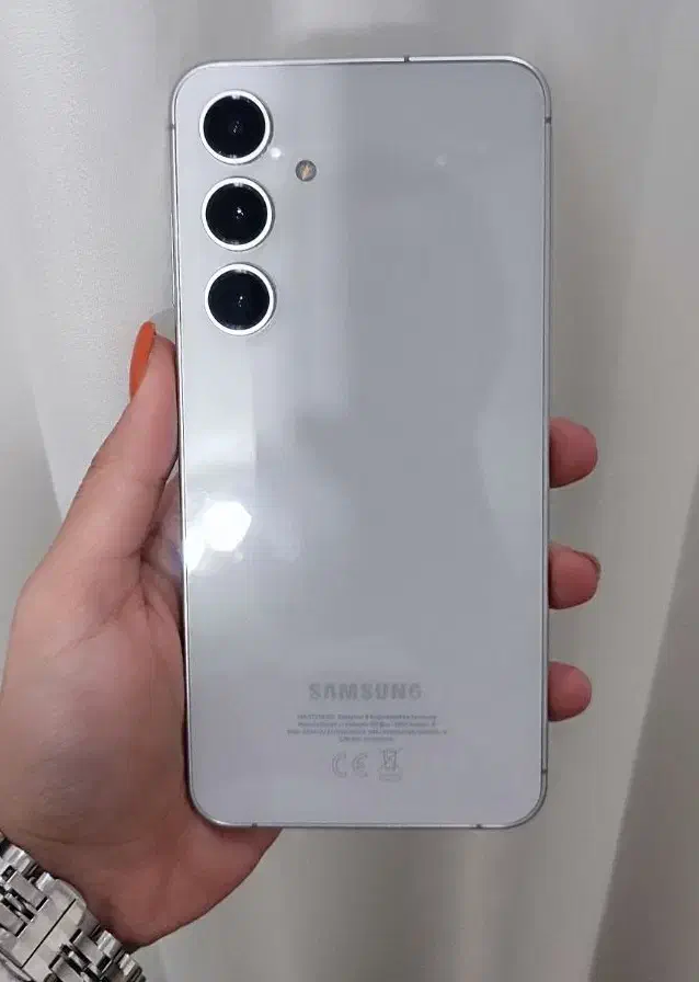 Samsung s24fe در حد آکبند|موبایل|اصفهان, بهارستان|دیوار