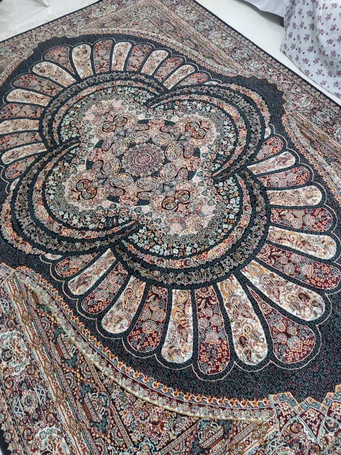 فرش ۹متره ماشینی|فرش|سمنان, |دیوار