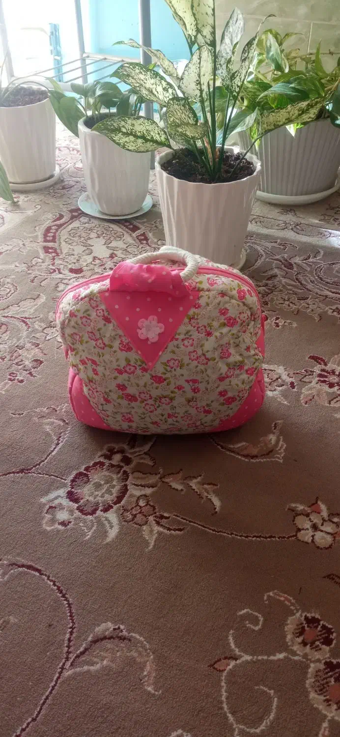 چادرنماز|کفش و لباس بچه|بندر گناوه, |دیوار