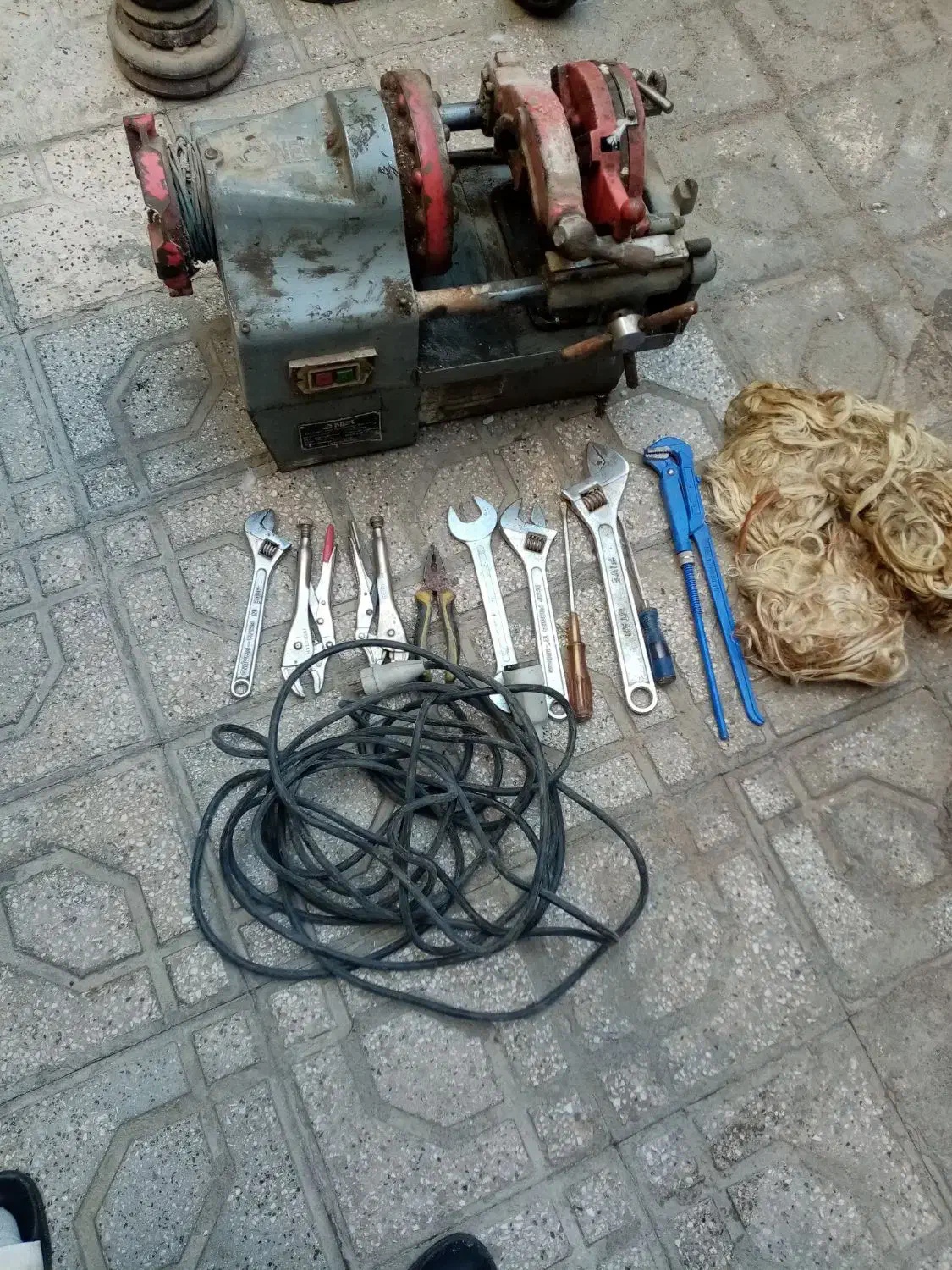 حدیده دو اینچ با ابزار کار|ابزارآلات|مشهد, رده|دیوار