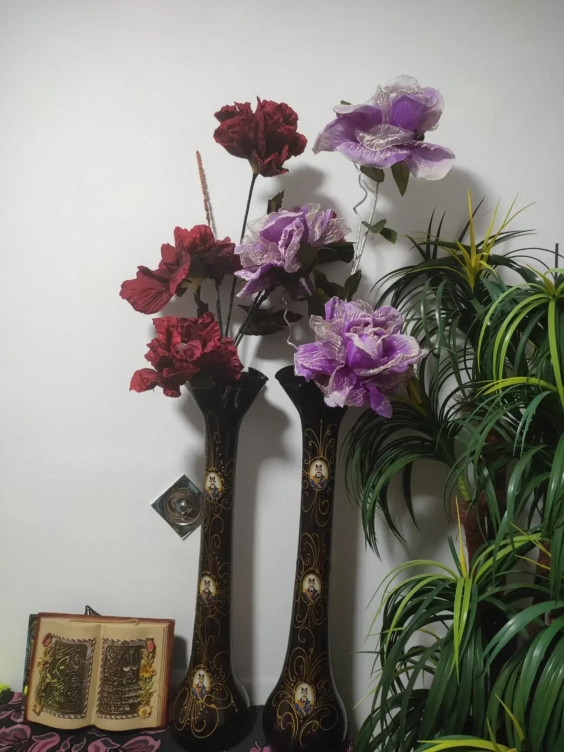 دو عدد گلدان|گل مصنوعی|کازرون, |دیوار