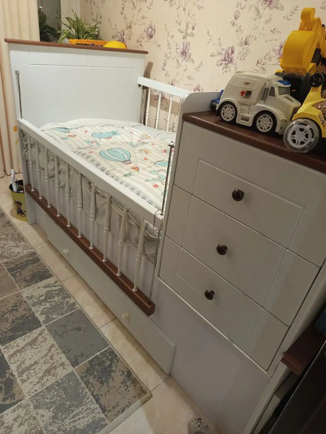 تخت دو منظور کودک و نوجوان|تخت و سرویس خواب|رشت, سعدی (تختی)|دیوار