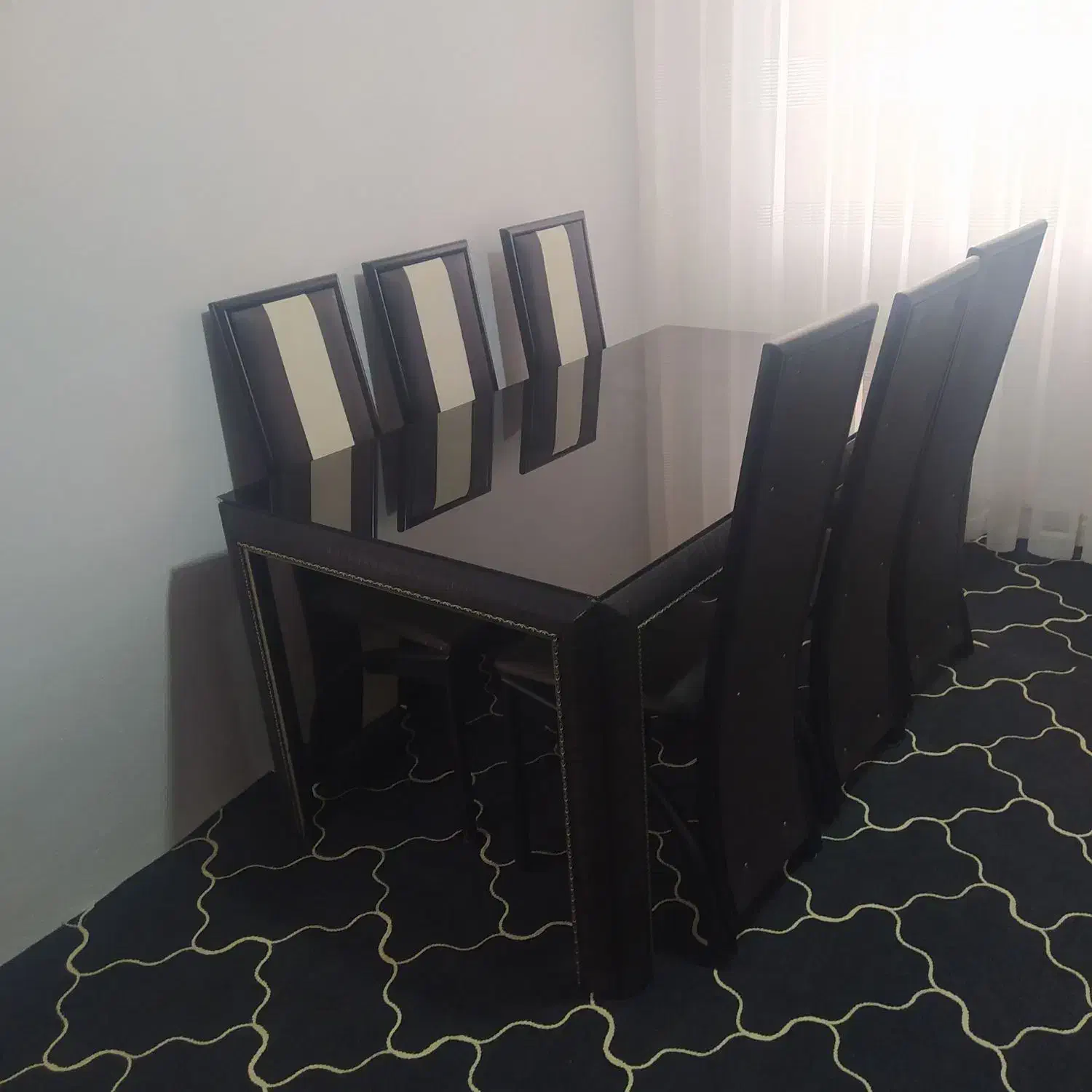 میز غذاخوری ۶ نفره|میز و صندلی غذاخوری|ارومیه, |دیوار