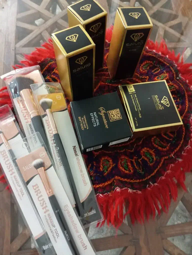 لوازم آرایشی|آرایشی، بهداشتی، درمانی|هشتگرد, هشتگرد قدیم|دیوار