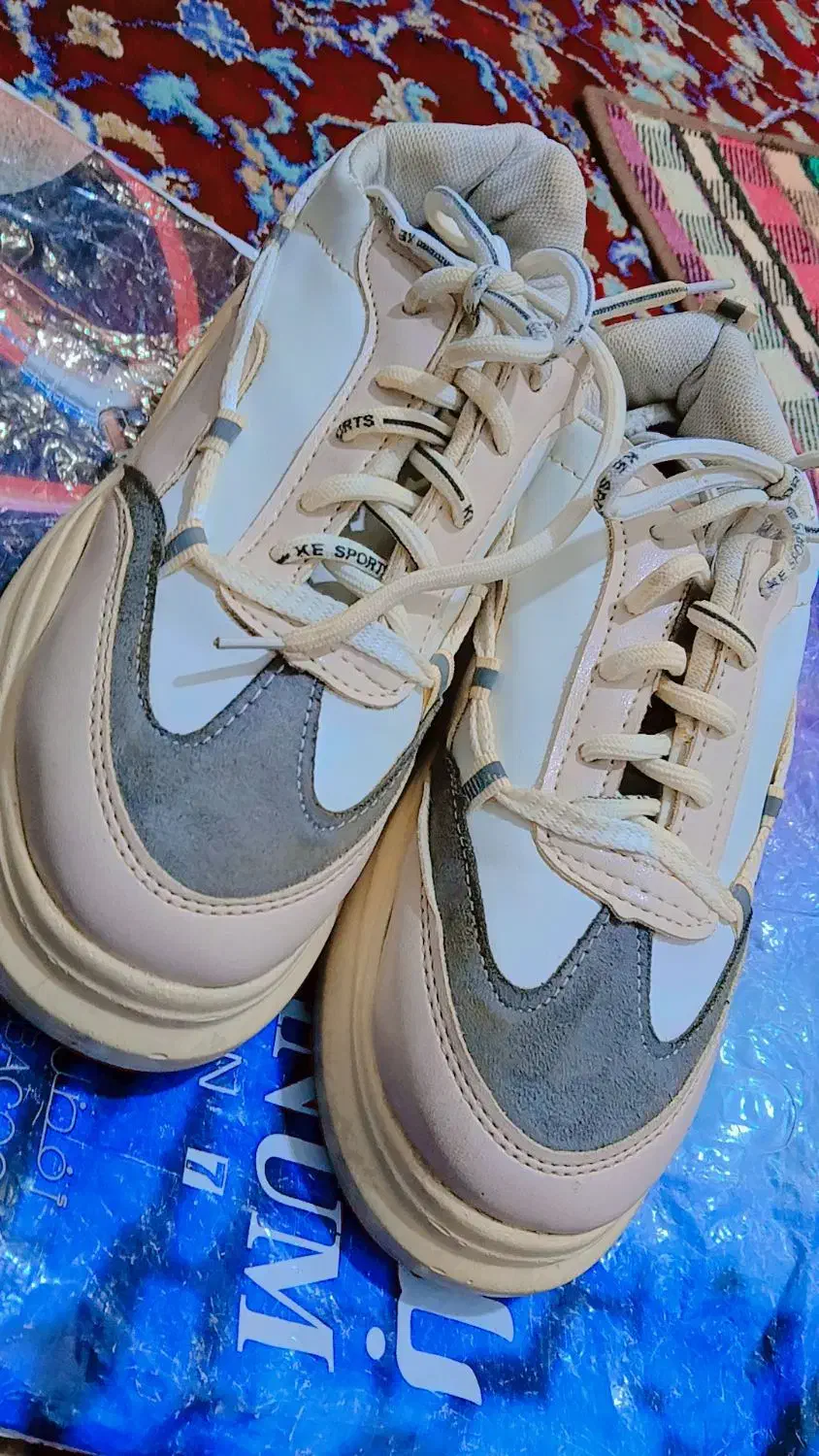 کفش اسپرت|کیف، کفش، کمربند|اهواز, بیست متری شهرداری|دیوار